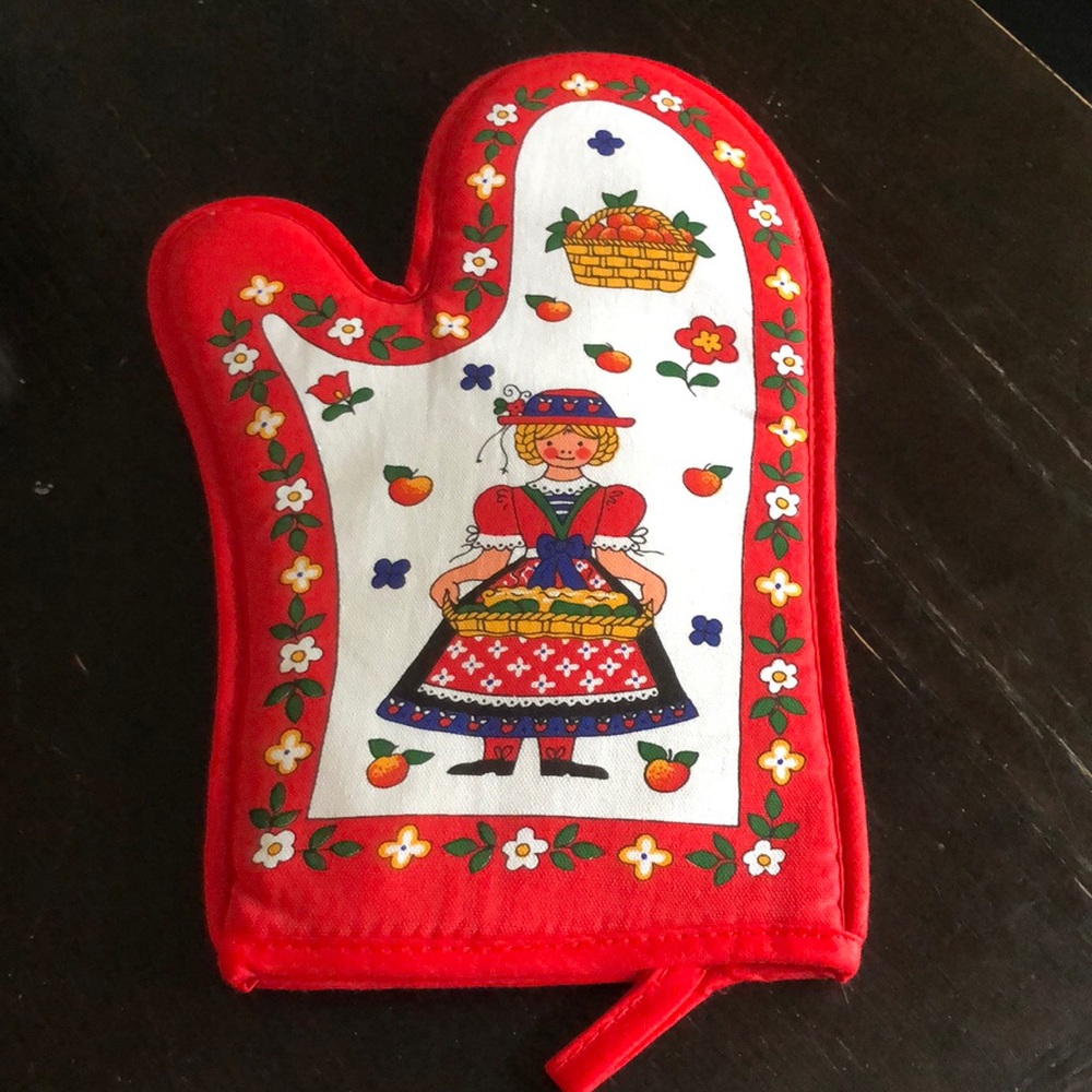 Potholder Oven Mitt with Recipe Apple Strudel